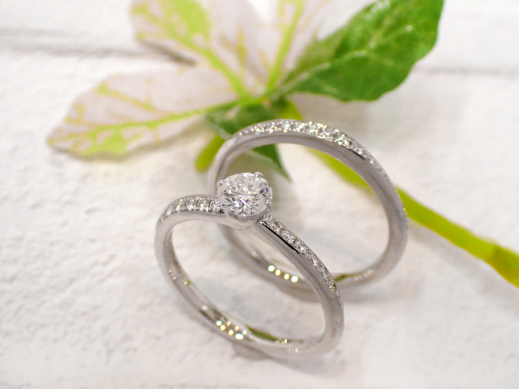 重ね付けして使えるデザイン