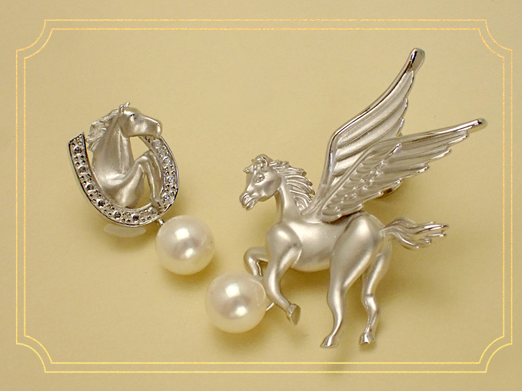 2026年の干支「馬」あこや真珠付きシルバーブローチ
